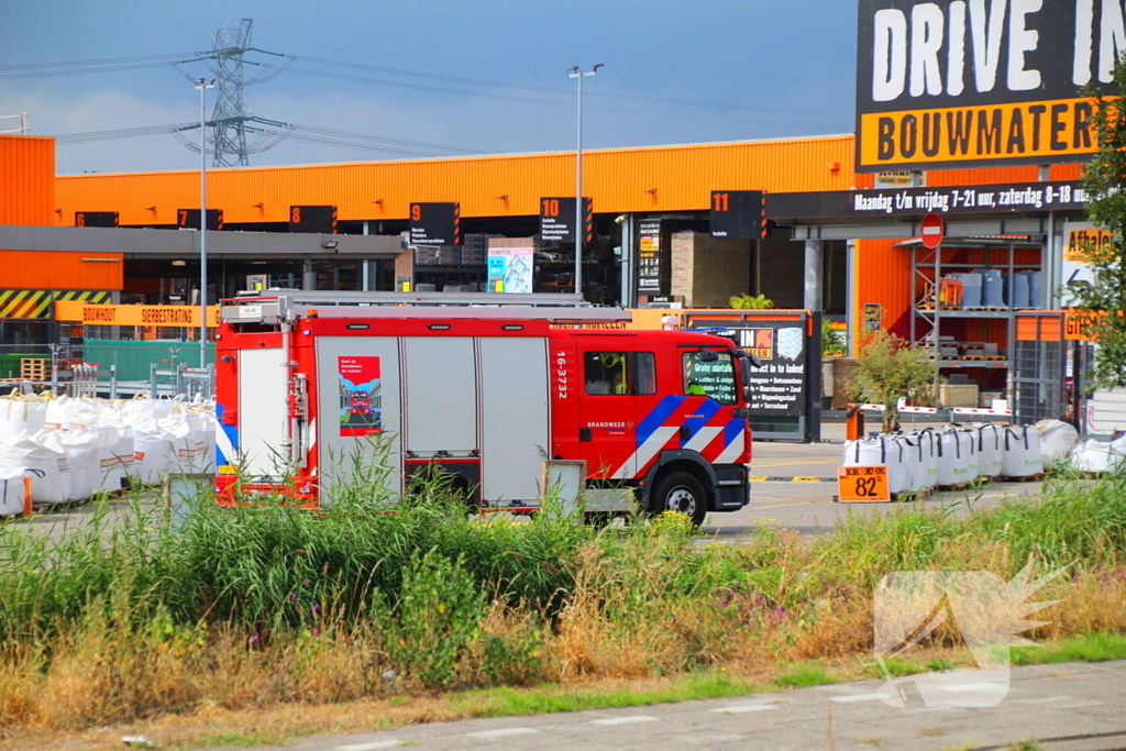 Bouwmarkt ontruimd wegens gaslucht