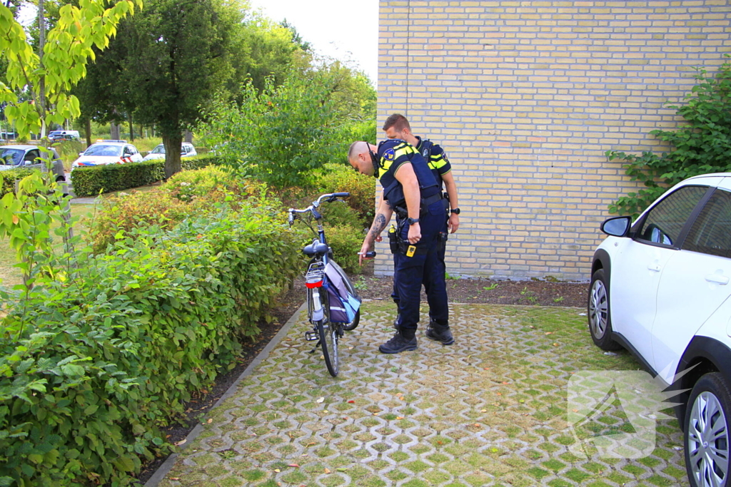 Fietser lichtgewond na aanrijding met auto