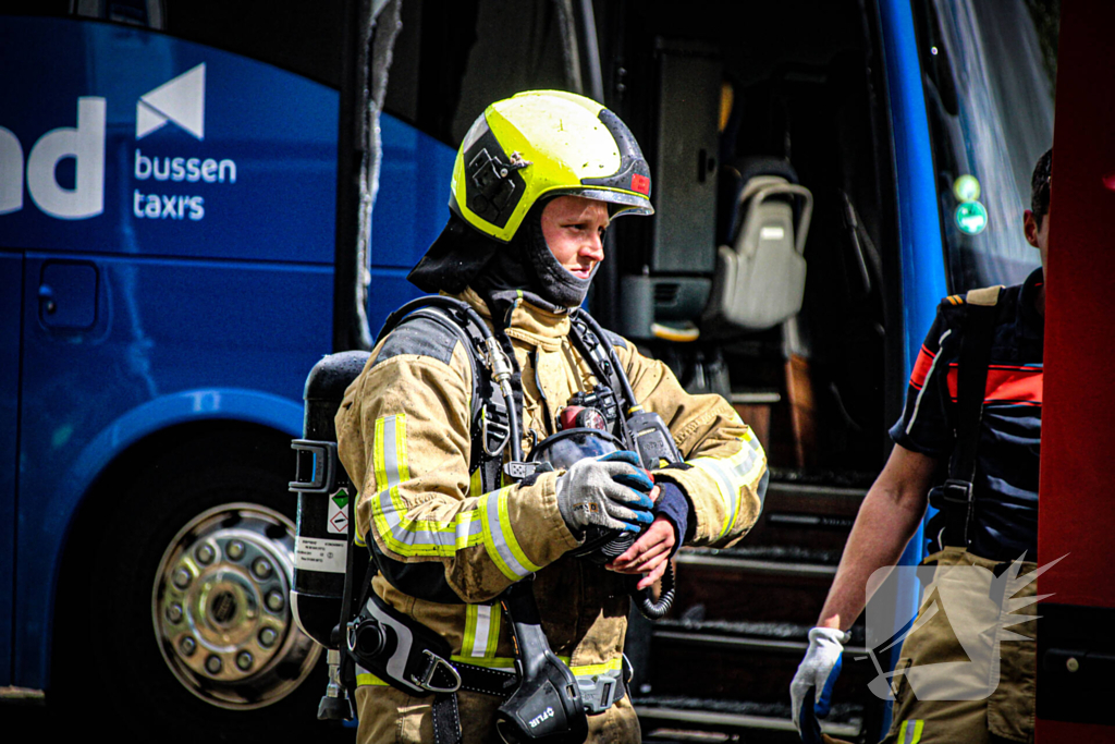 Brand in touringcar leidt tot snelle inzet