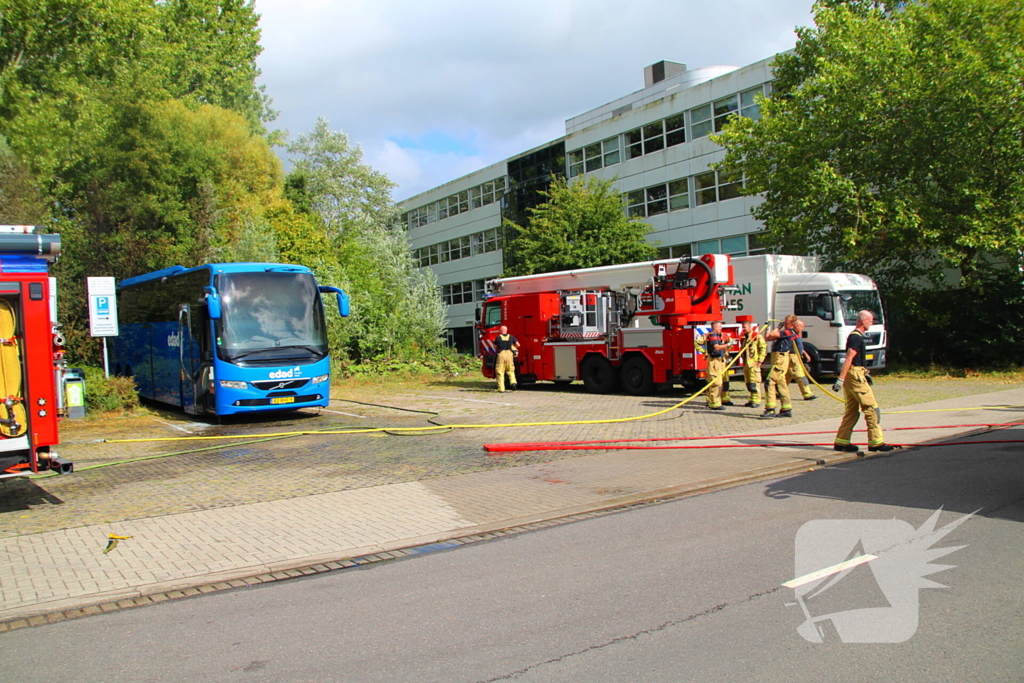 Brand in touringcar leidt tot snelle inzet