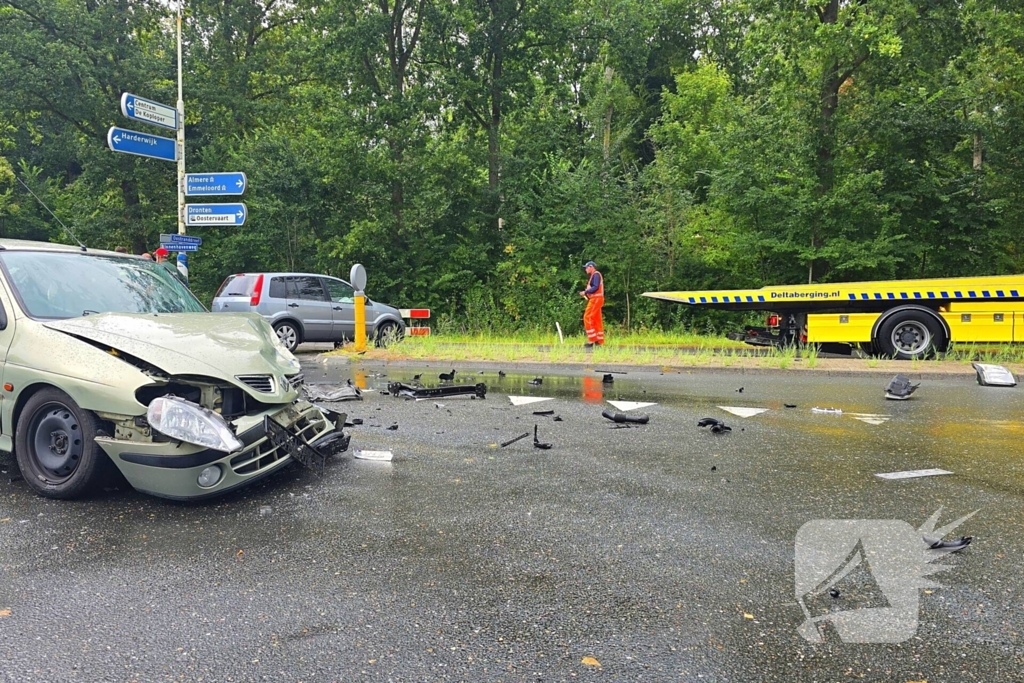 Aanrijding zorgt voor grote schade