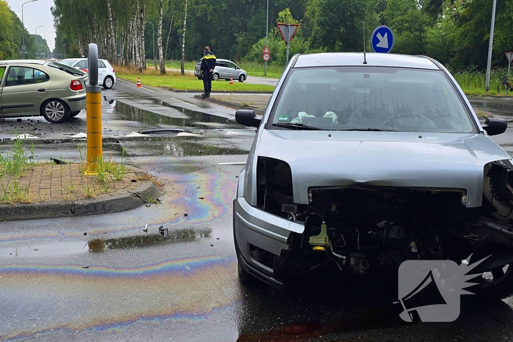 Aanrijding zorgt voor grote schade