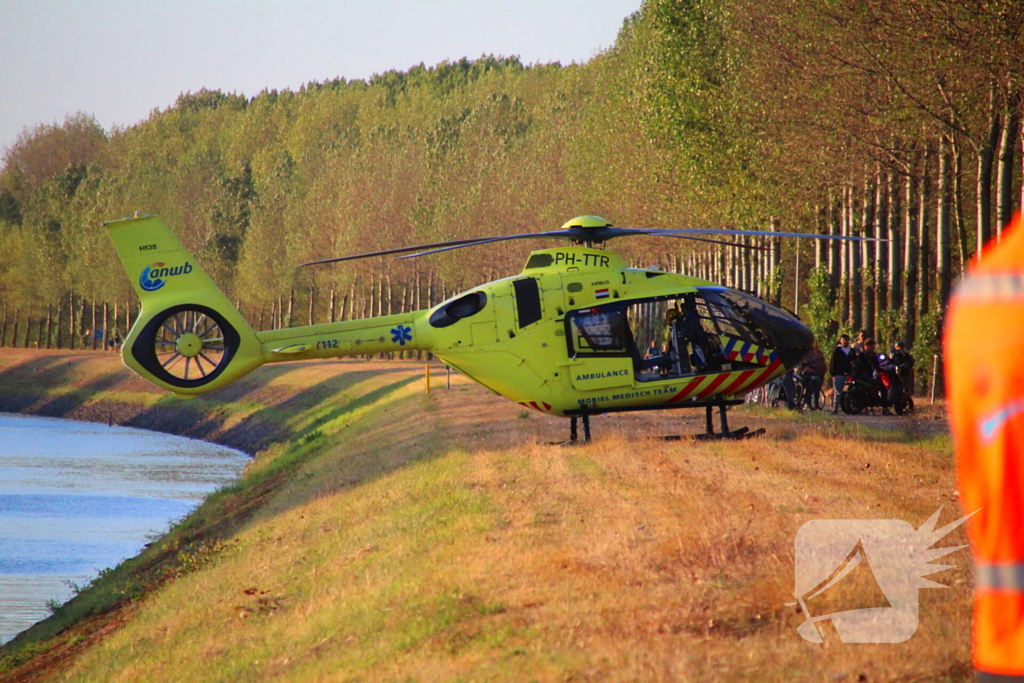 Auto door midden na ernstig ongeval