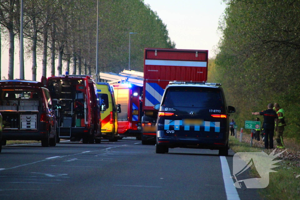 Auto door midden na ernstig ongeval