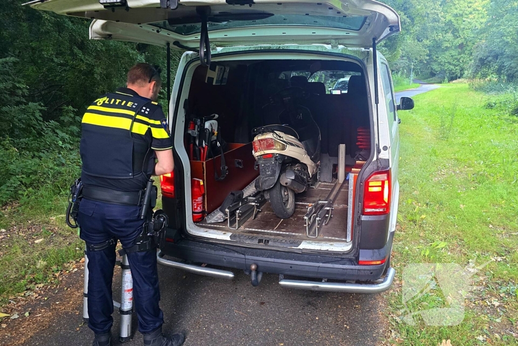 Scooterrijder klemgereden na achtervolging
