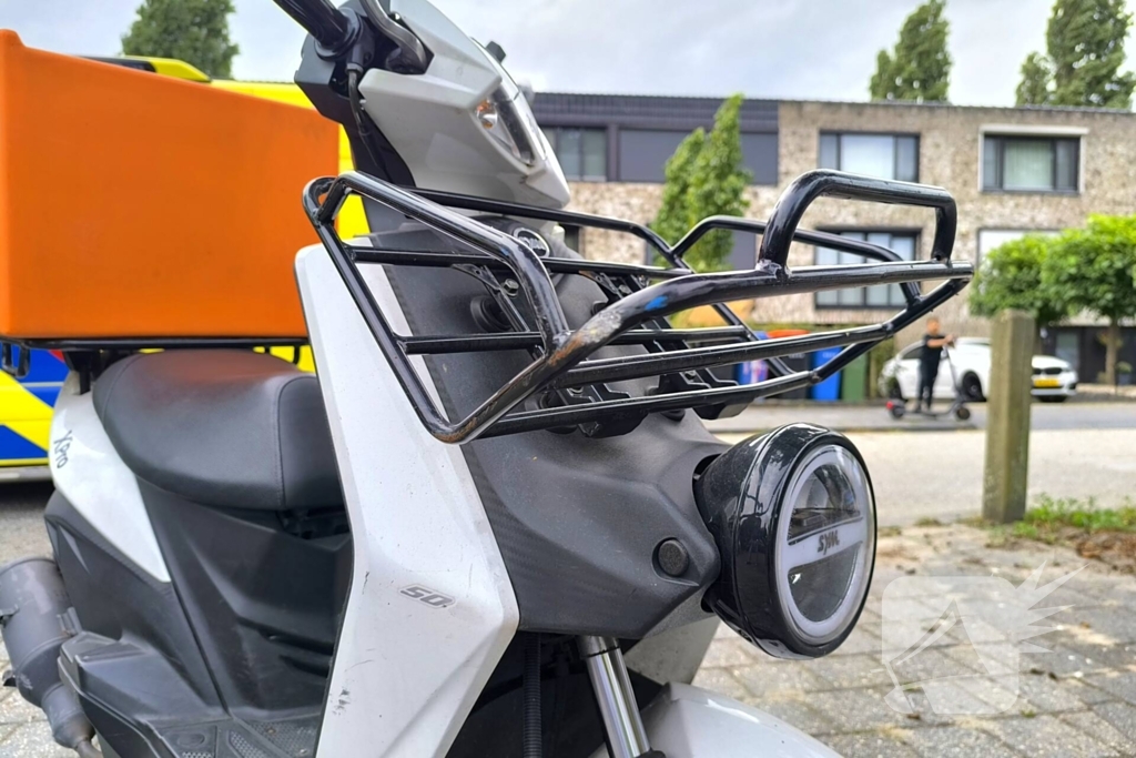 Politie en ambulance na botsing