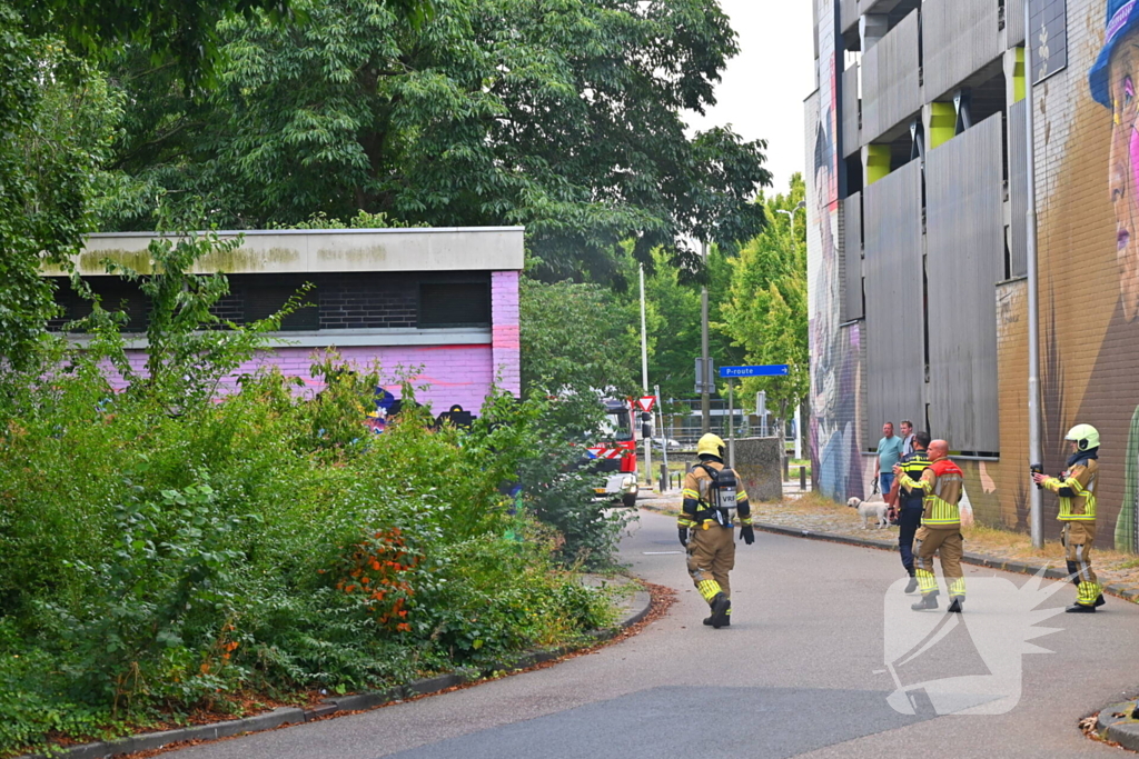 Zwerver veroorzaakt brand