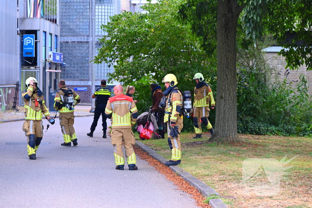 Zwerver veroorzaakt brand
