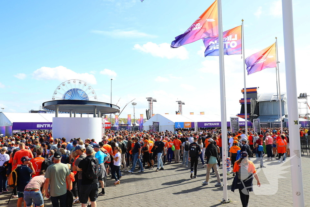 Drukte voor Formule 1 race op circuit Zandvoort