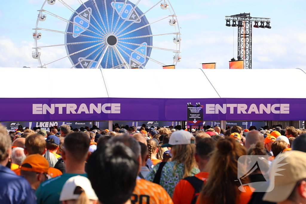 Drukte voor Formule 1 race op circuit Zandvoort