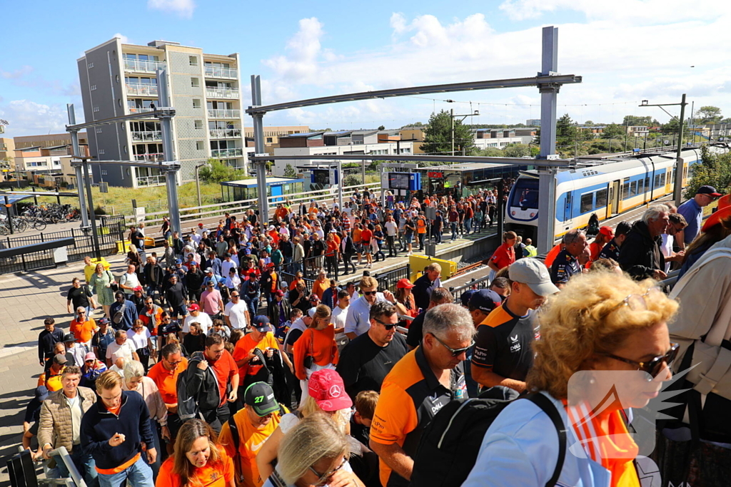 Drukte voor Formule 1 race op circuit Zandvoort