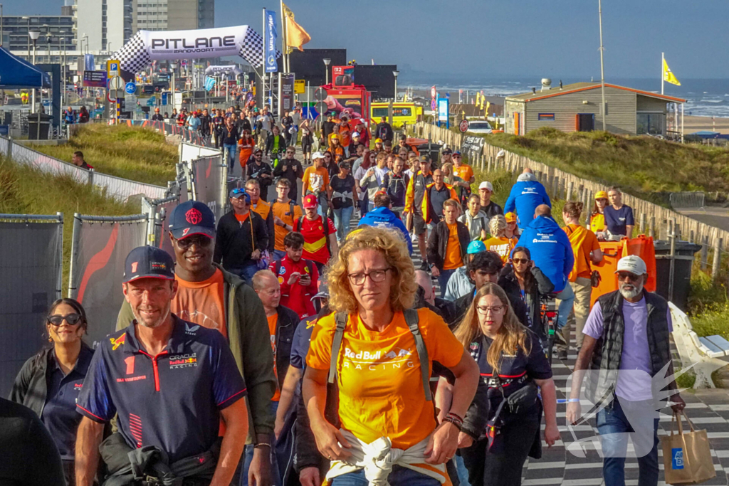 Drukte voor Formule 1 race op circuit Zandvoort