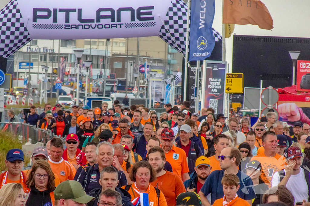Drukte voor Formule 1 race op circuit Zandvoort