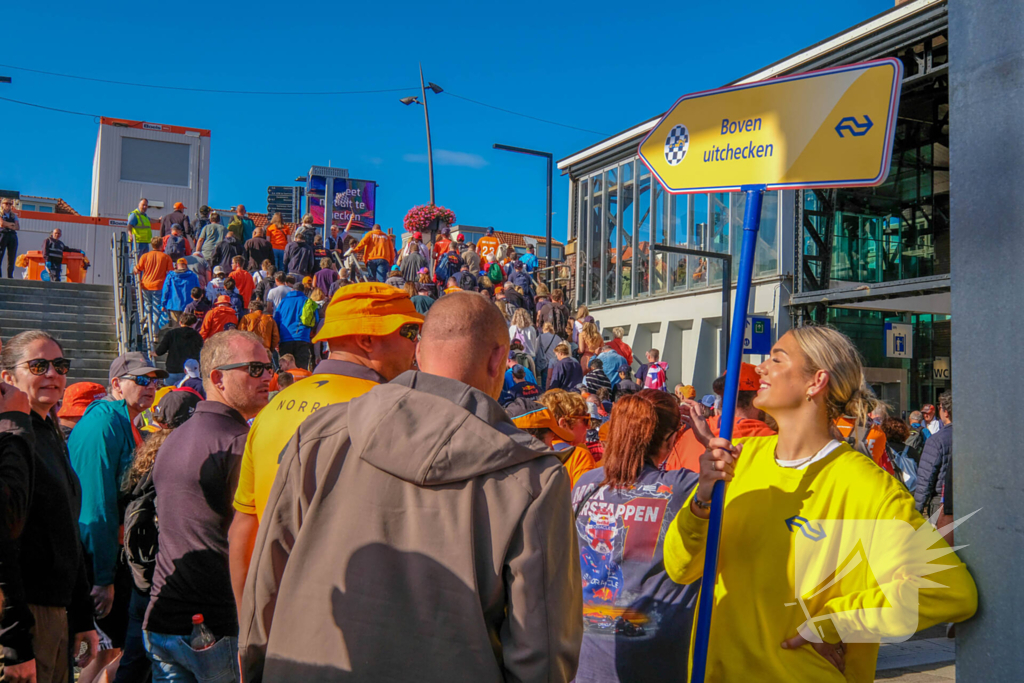 Drukte voor Formule 1 race op circuit Zandvoort