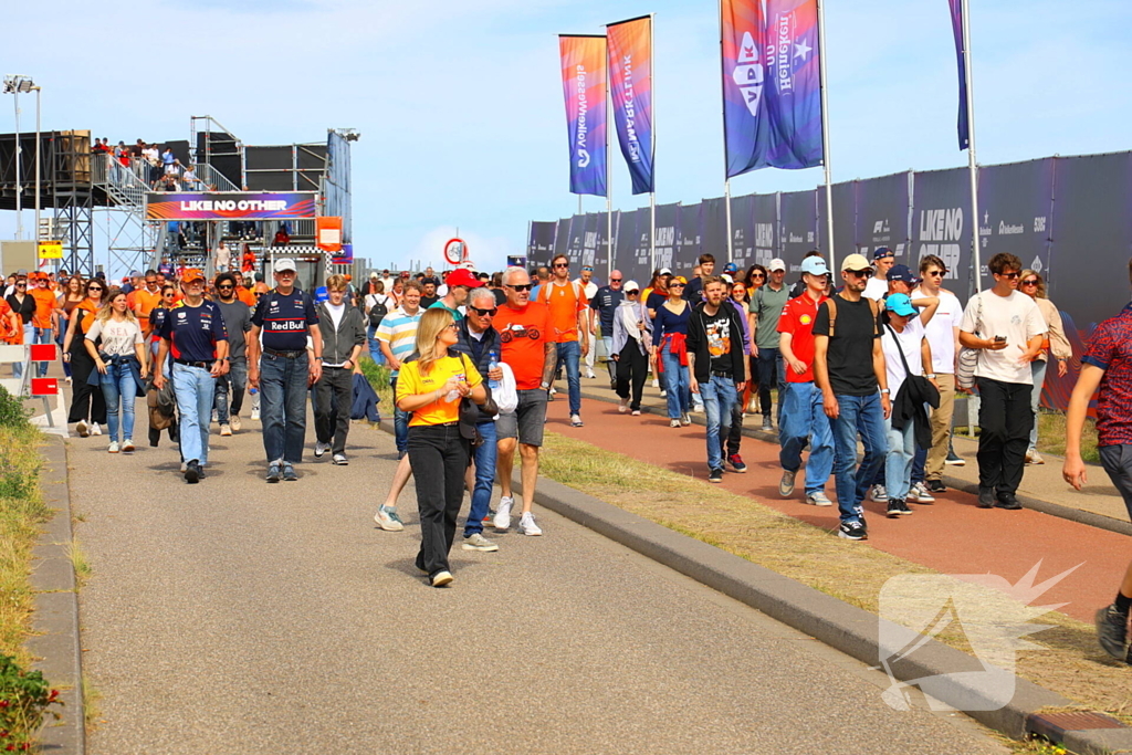 Drukte voor Formule 1 race op circuit Zandvoort