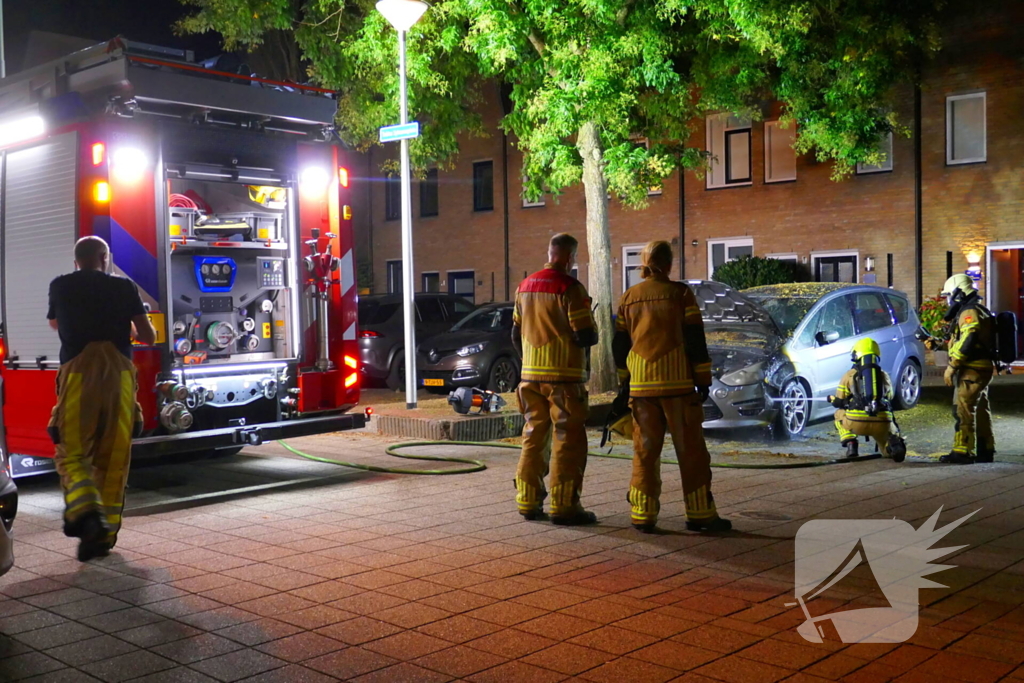 Autobrand snel onder controle
