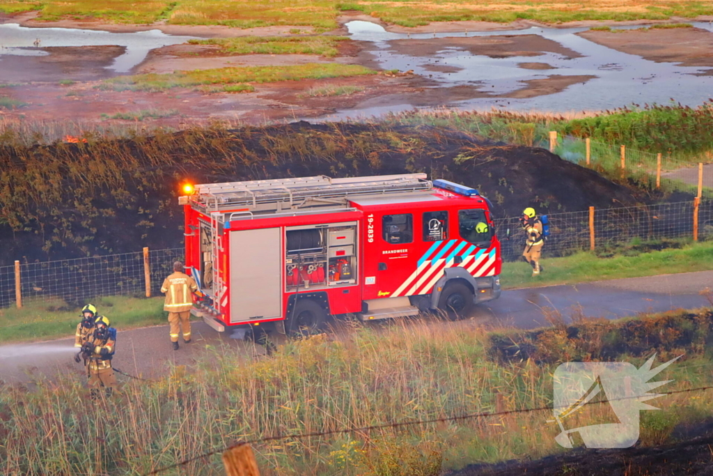 Bermbrand zet natuurgebied in vuur
