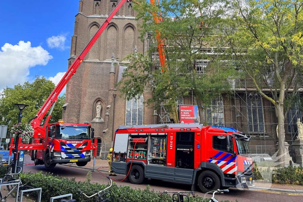Kerkbrand snel opgeschaald