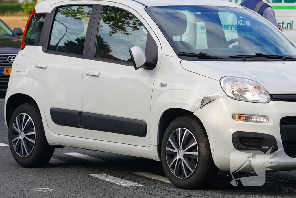 Twee personen naar het ziekenhuis na ongeval tussen scooter en auto