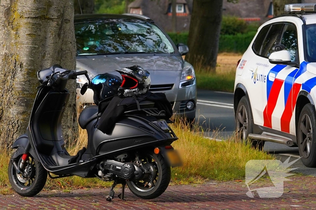 Twee personen naar het ziekenhuis na ongeval tussen scooter en auto