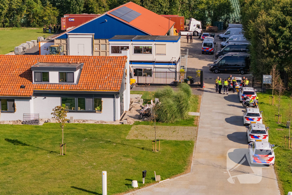 Zware politie-inzet bij boerderij