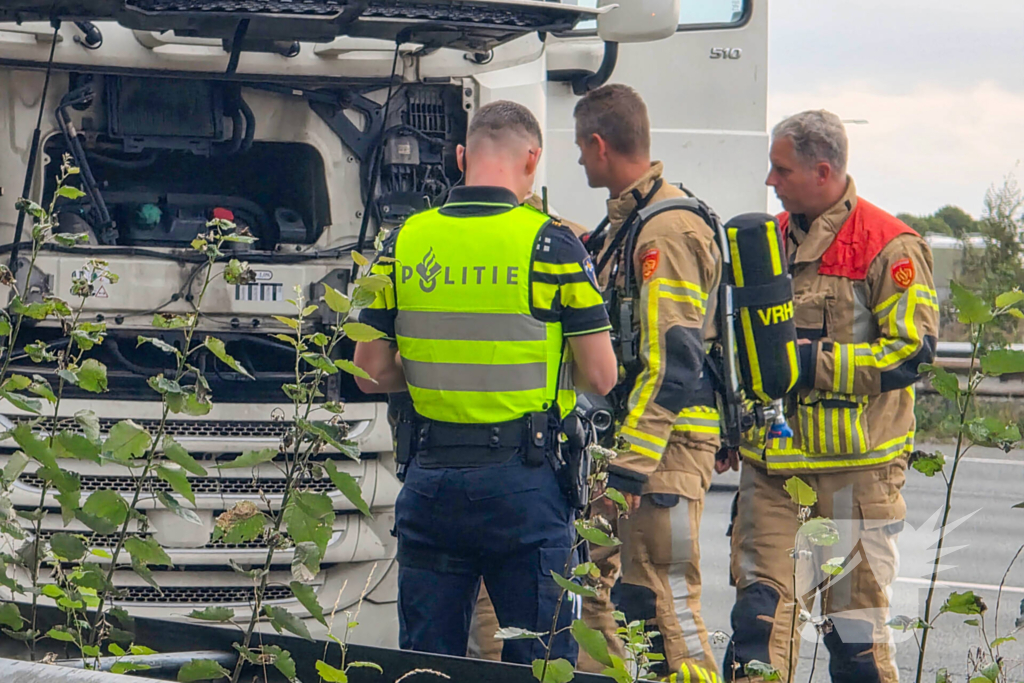 Vrachtwagenbrand gecontroleerd na melding