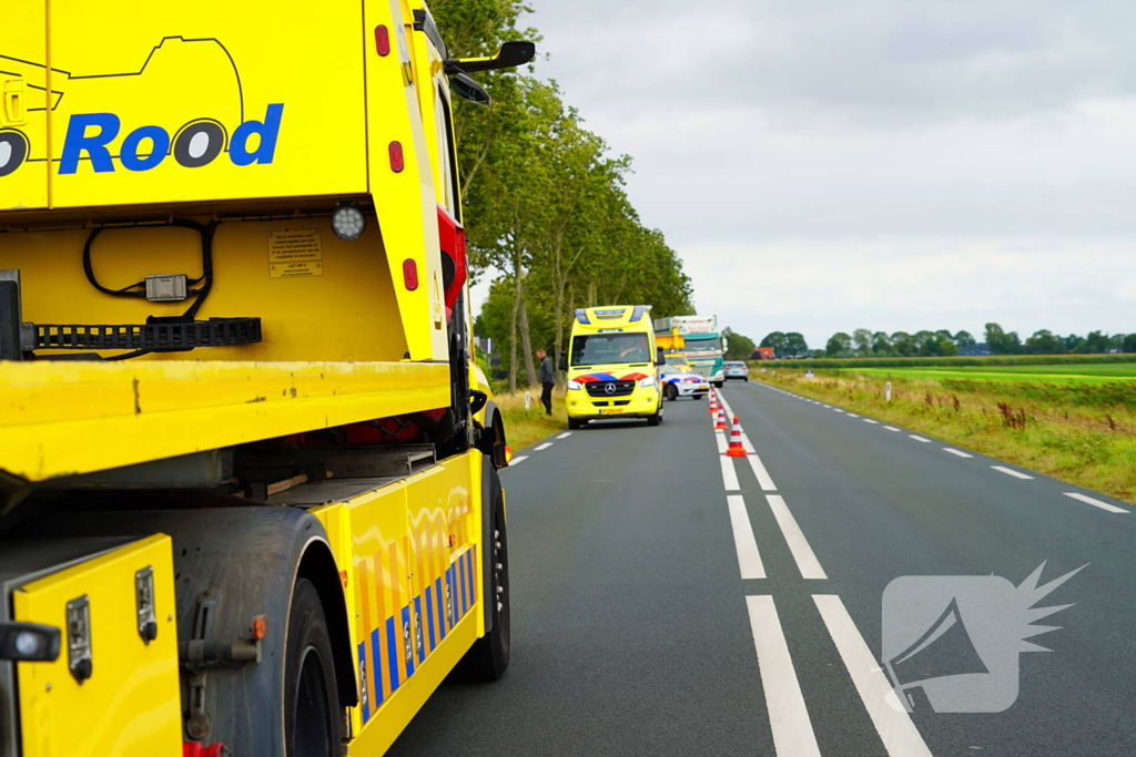 Verkeersongeval met auto in water