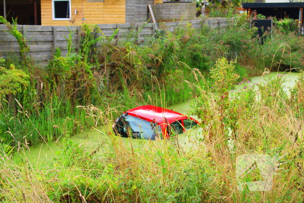 Berging na ongeval met voertuig te water