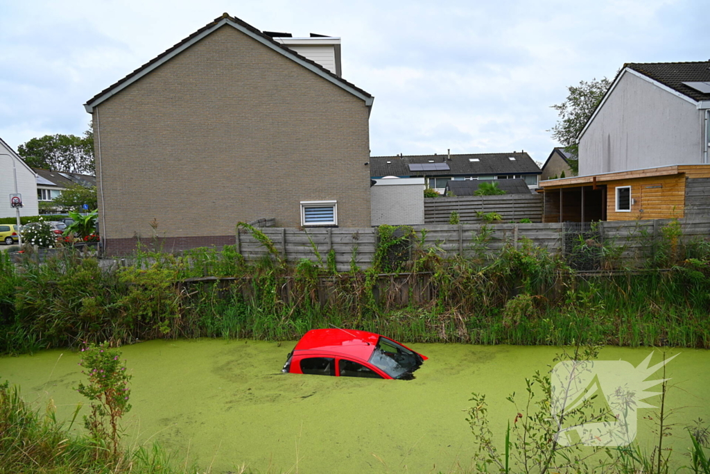 Berging na ongeval met voertuig te water