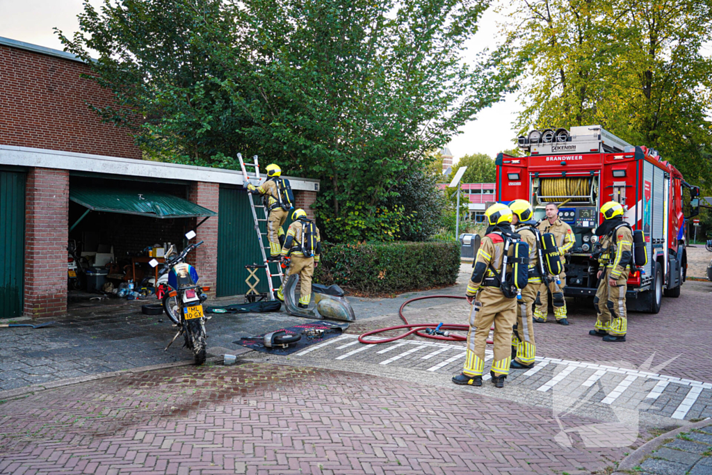 Veel brandschade aan garagebox
