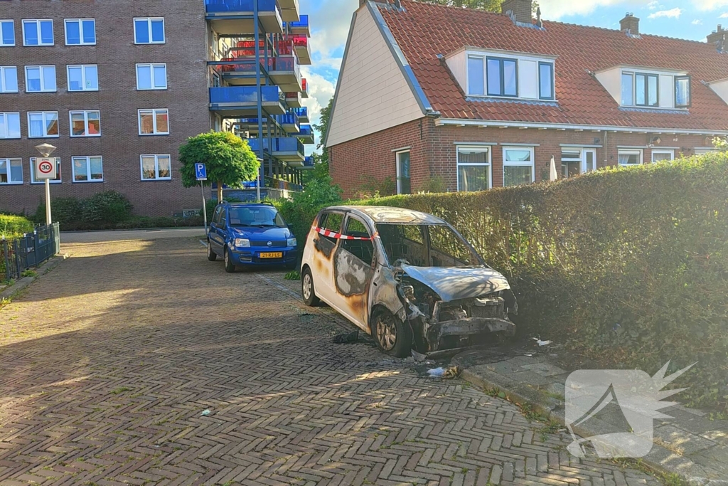 Auto door brand verwoest