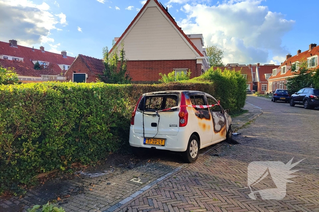Auto door brand verwoest