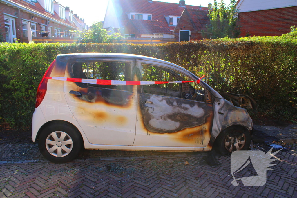 Auto door brand verwoest