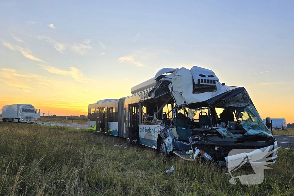 Zwaargewonden bij snelwegongeval