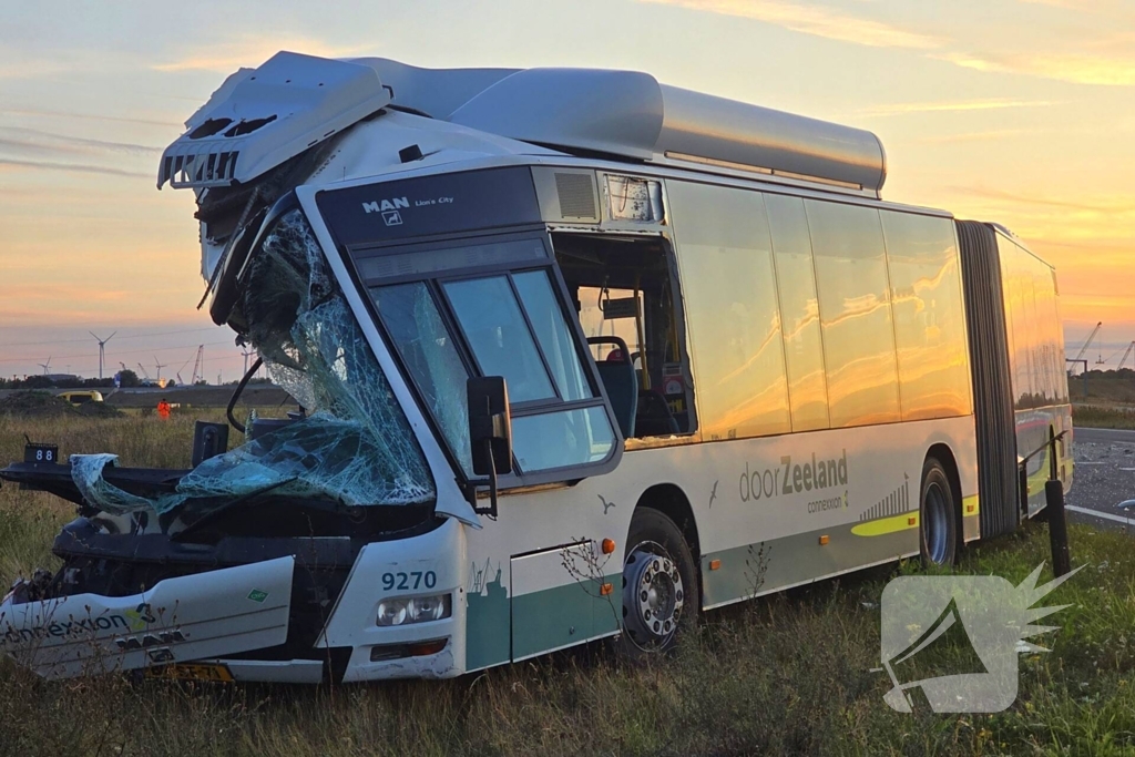 Zwaargewonden bij snelwegongeval