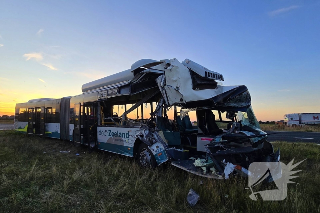 Zwaargewonden bij snelwegongeval