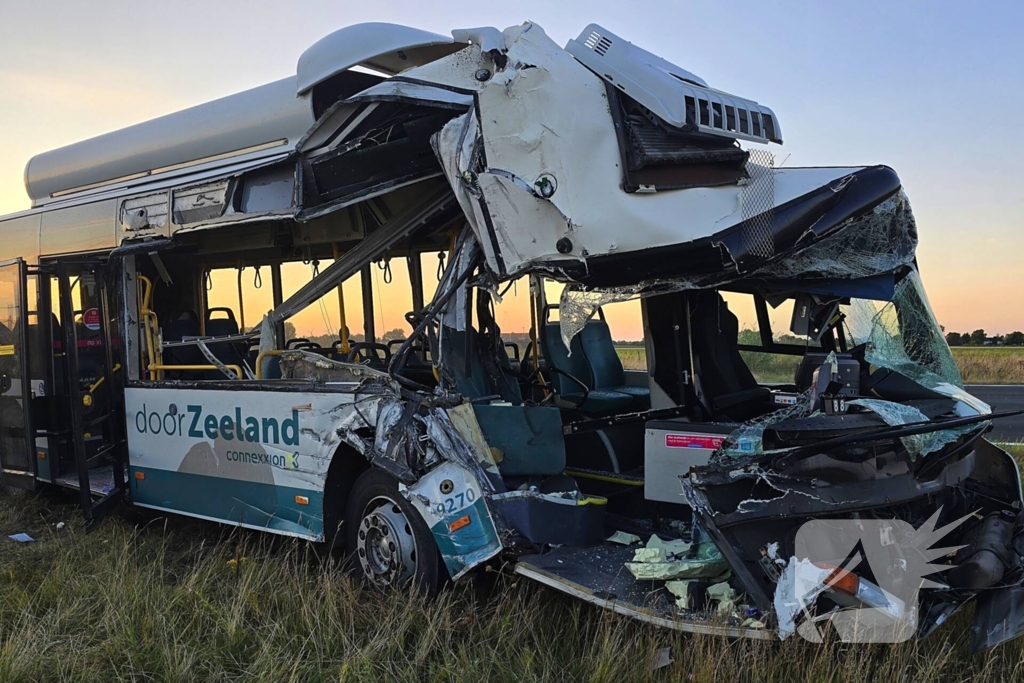 Zwaargewonden bij snelwegongeval