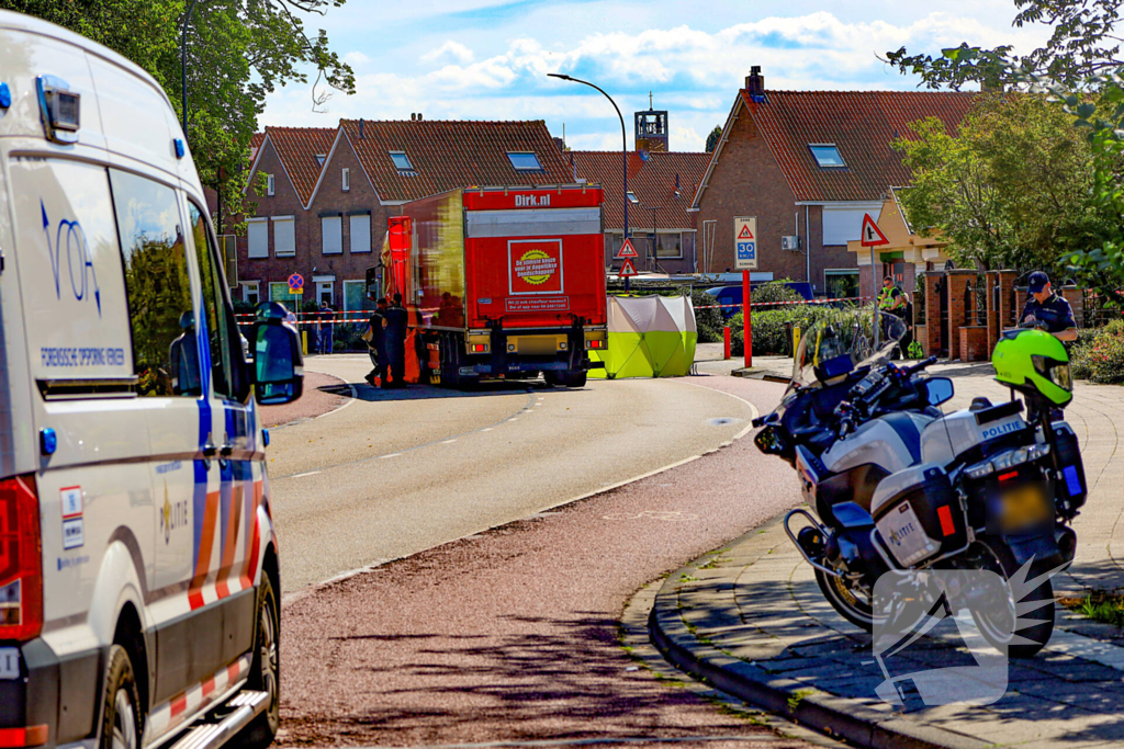 Dodelijk ongeval na aanrijding met vrachtwagen