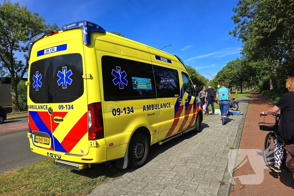 Snorfietser gewond na val, omstanders schieten te hulp