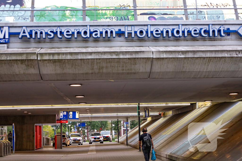 Aanrijding persoon door trein leidt tot stationafsluiting