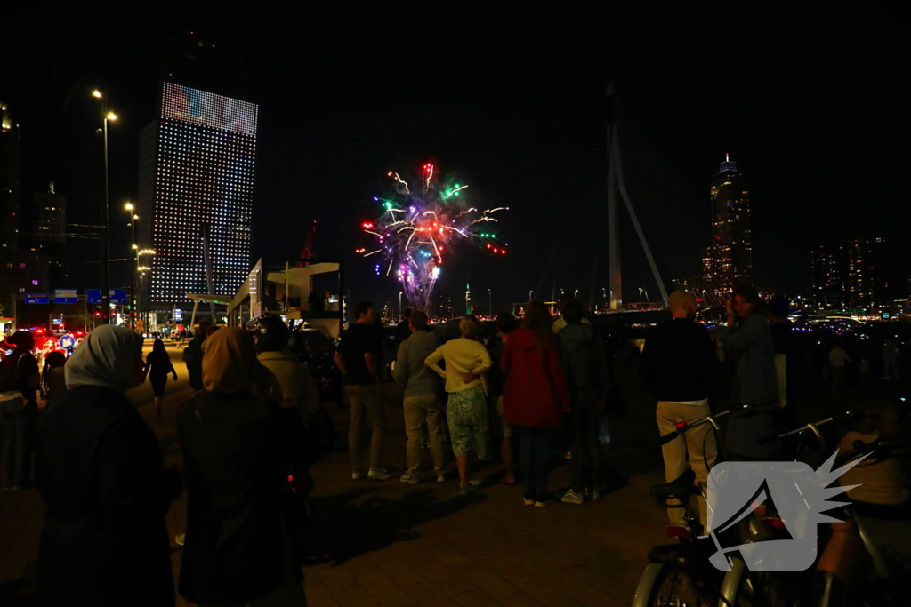 Duizenden mensen beleven spectaculaire afsluiting van Wereldhavendagen