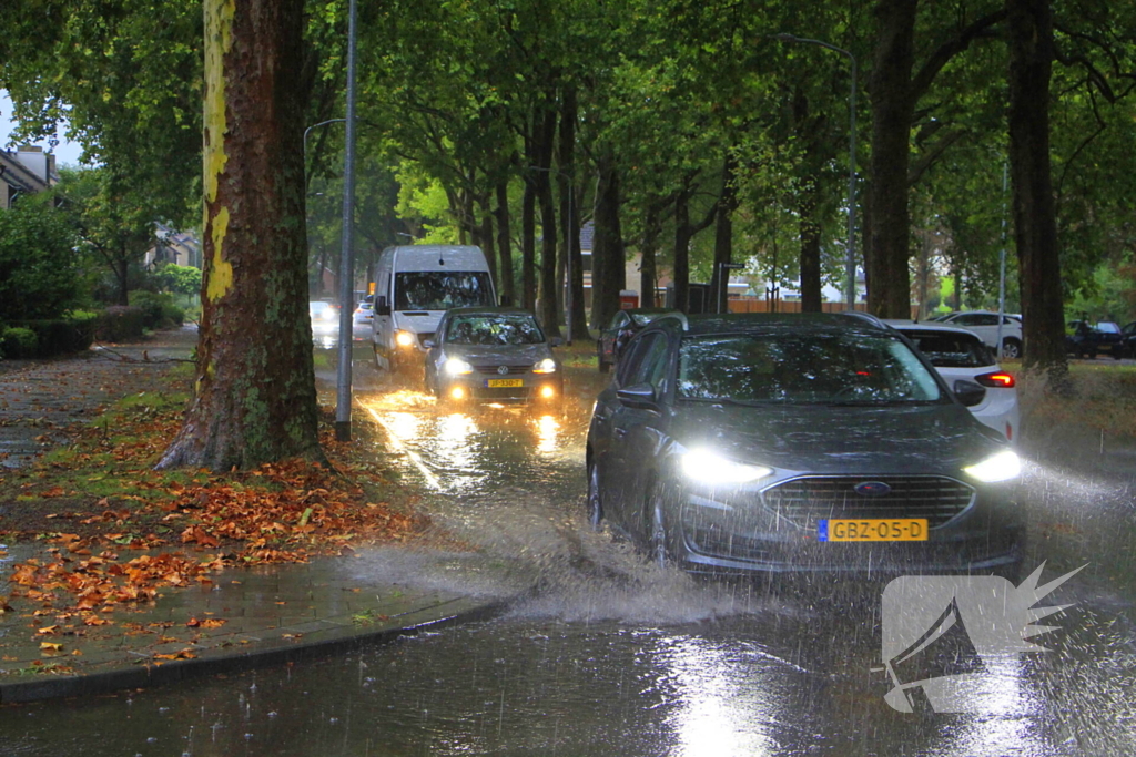 Hevige regenval hindert verkeer