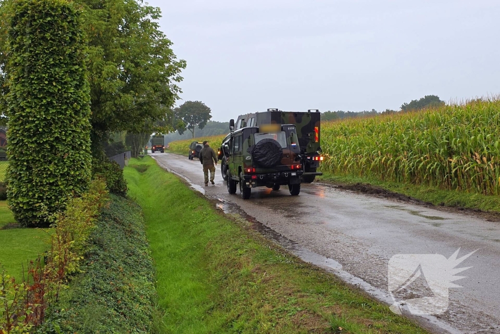 Gepantserde Manticore in sloot belandt