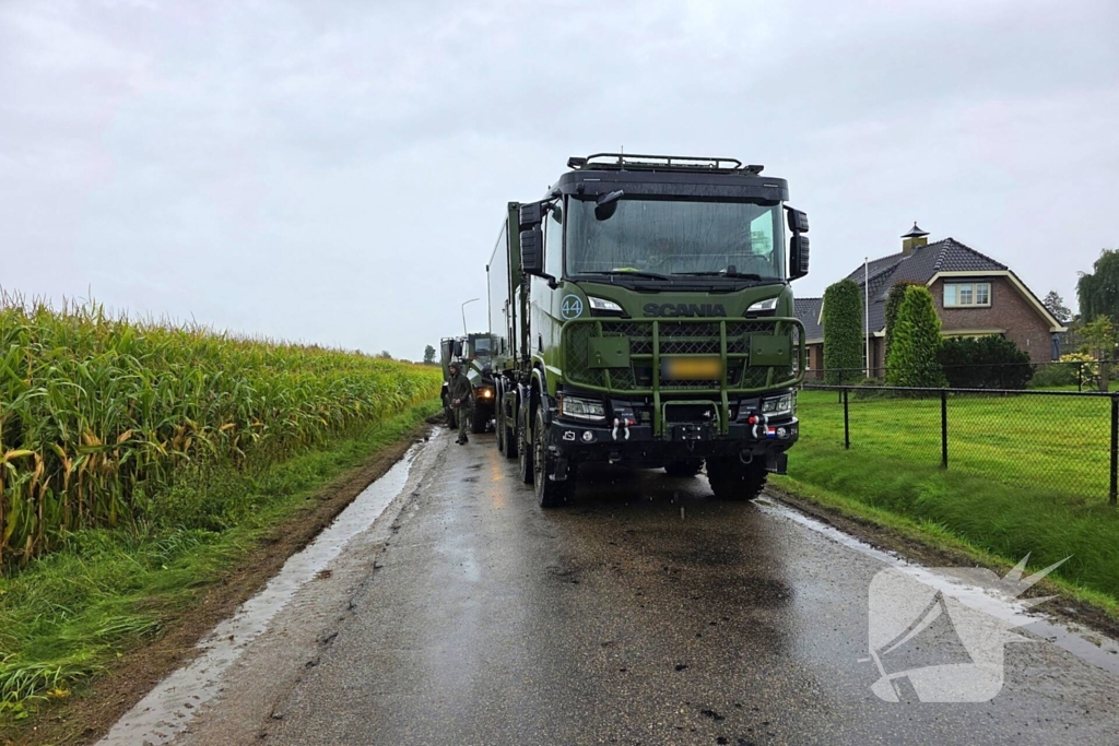 Gepantserde Manticore in sloot belandt