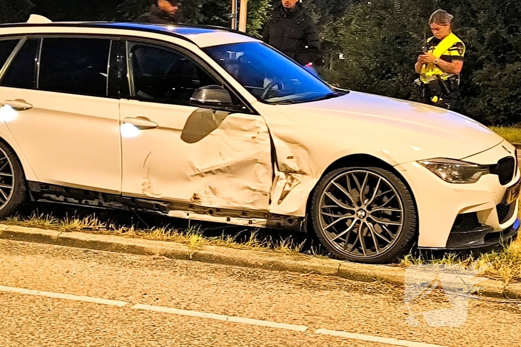 Geen gewonden na botsing op kruising