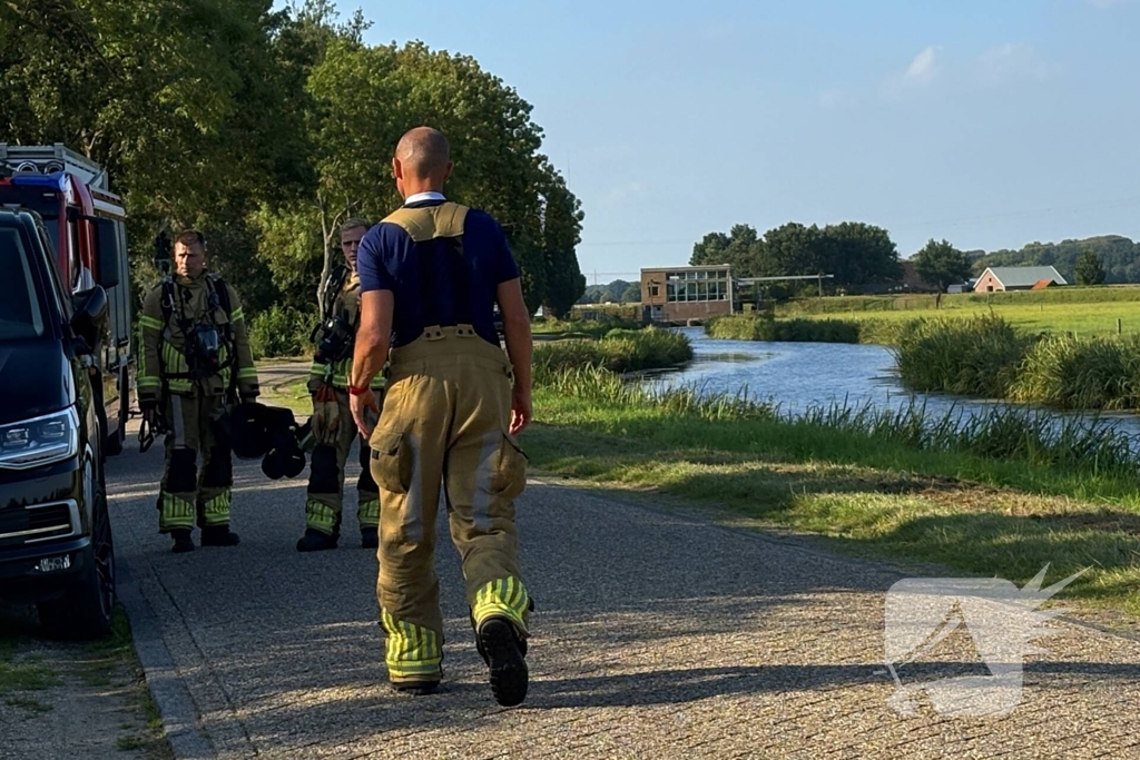 Brandweeractie na ongeval met gaslekkage