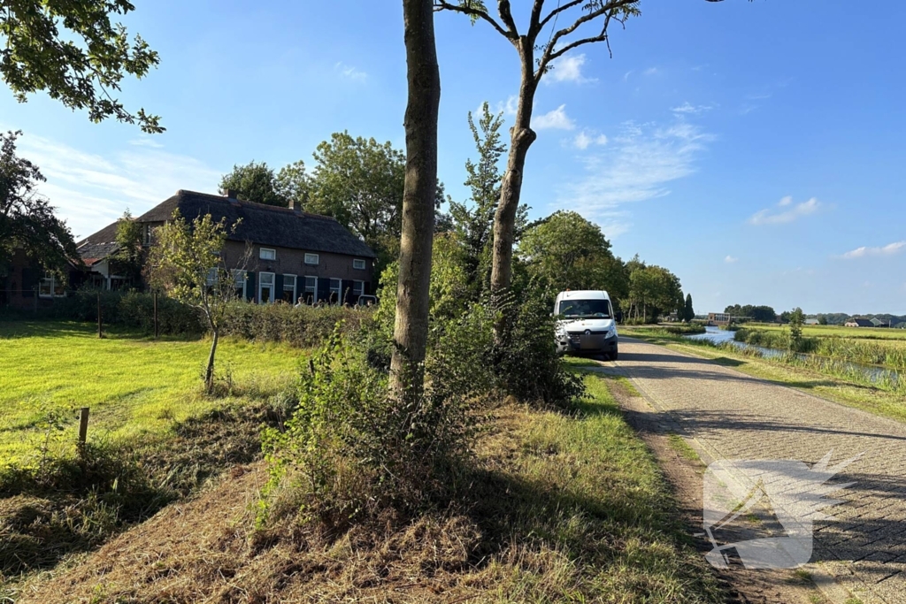 Brandweeractie na ongeval met gaslekkage