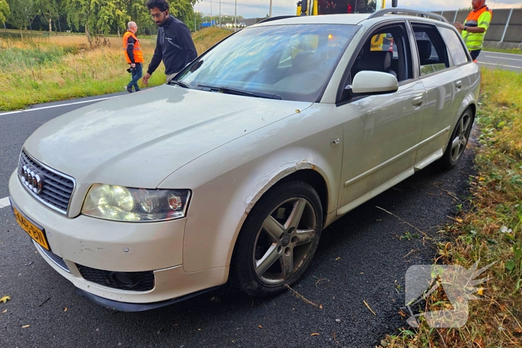 Bestuurder mist bocht en belandt in bosschage