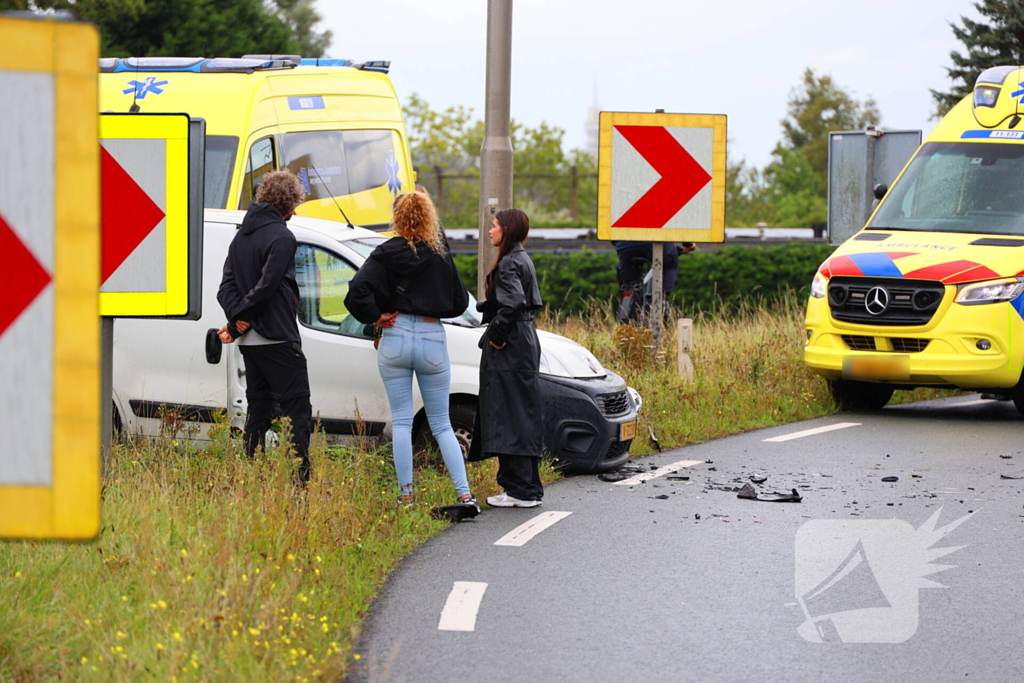 Twee gewonden naar ziekenhuis