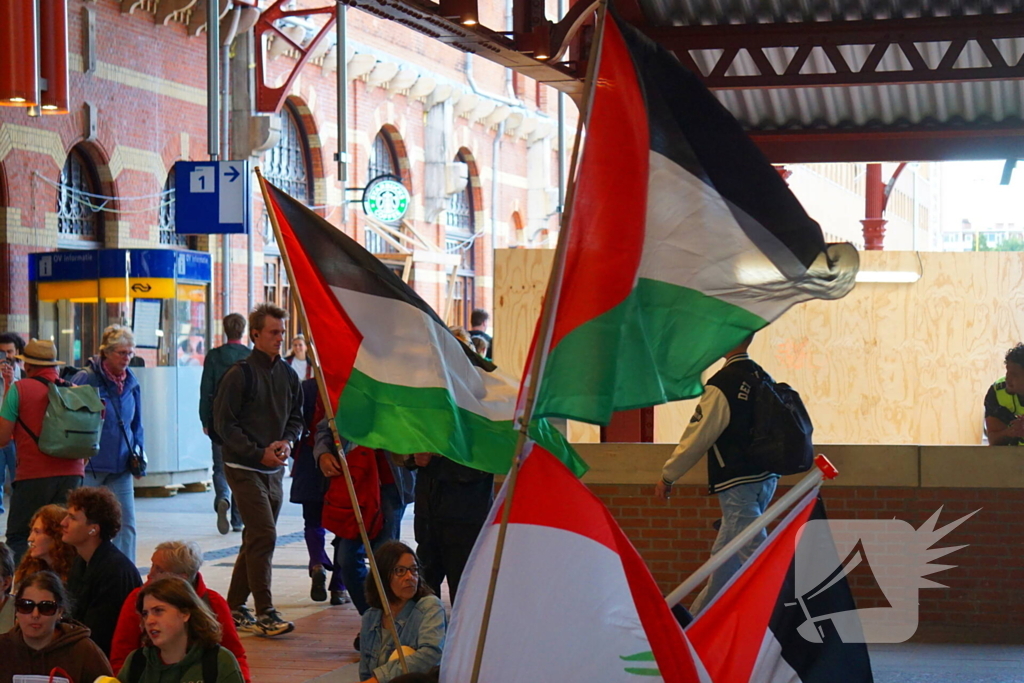 Flinke groep Pro-Palestijnse demonstranten op station